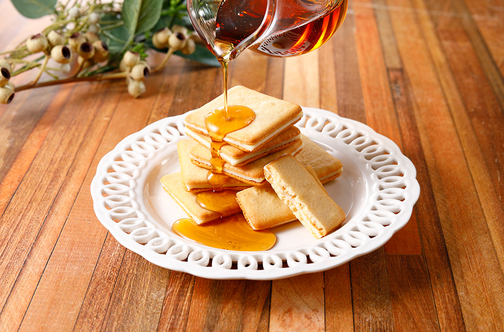 日本直送」メープルマニア・メープルバタークッキー 18枚箱入り - Weee!