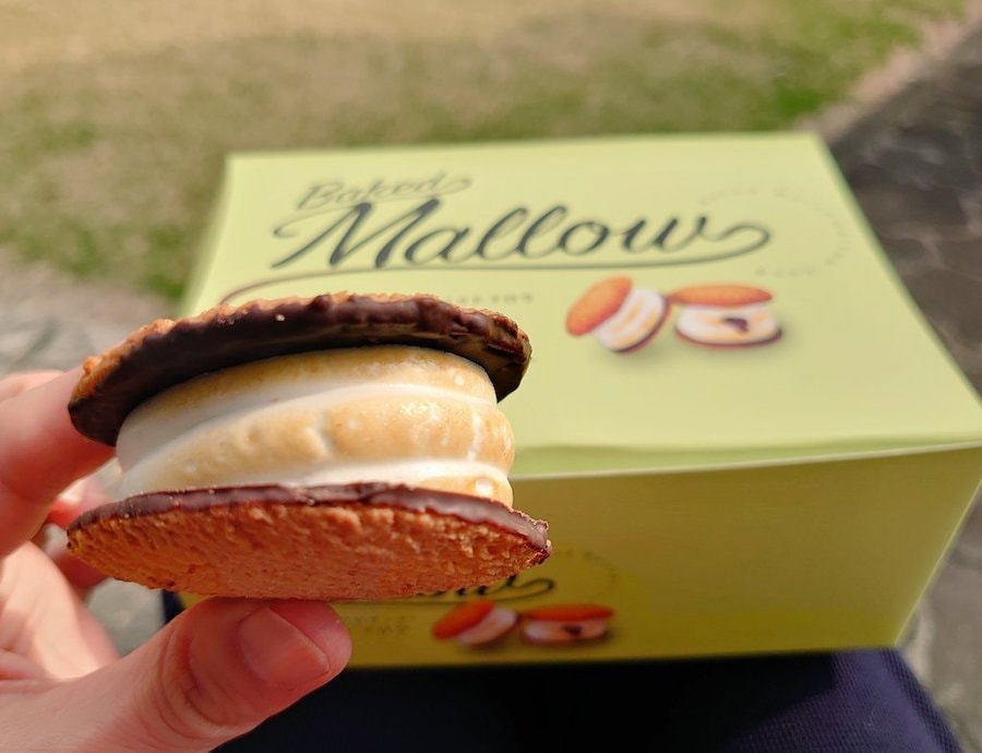 DHL直发【日本直邮】日本网红零食 BAKED MALLOW 炙烤棉花糖巧克力夹心曲奇饼干 6枚装