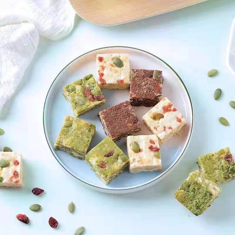 【網紅零食】抹茶味 牛軋雪花酥 190克 休閒零食蛋黃酥餅乾牛軋糖