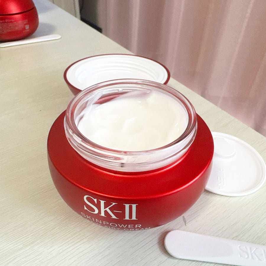 Get SK-II Skin Power Renew Airy Cream Light 80 g Delivered | Weee