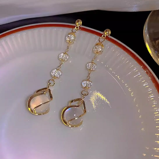 Cat's Eye Fringe Earrings 1 count