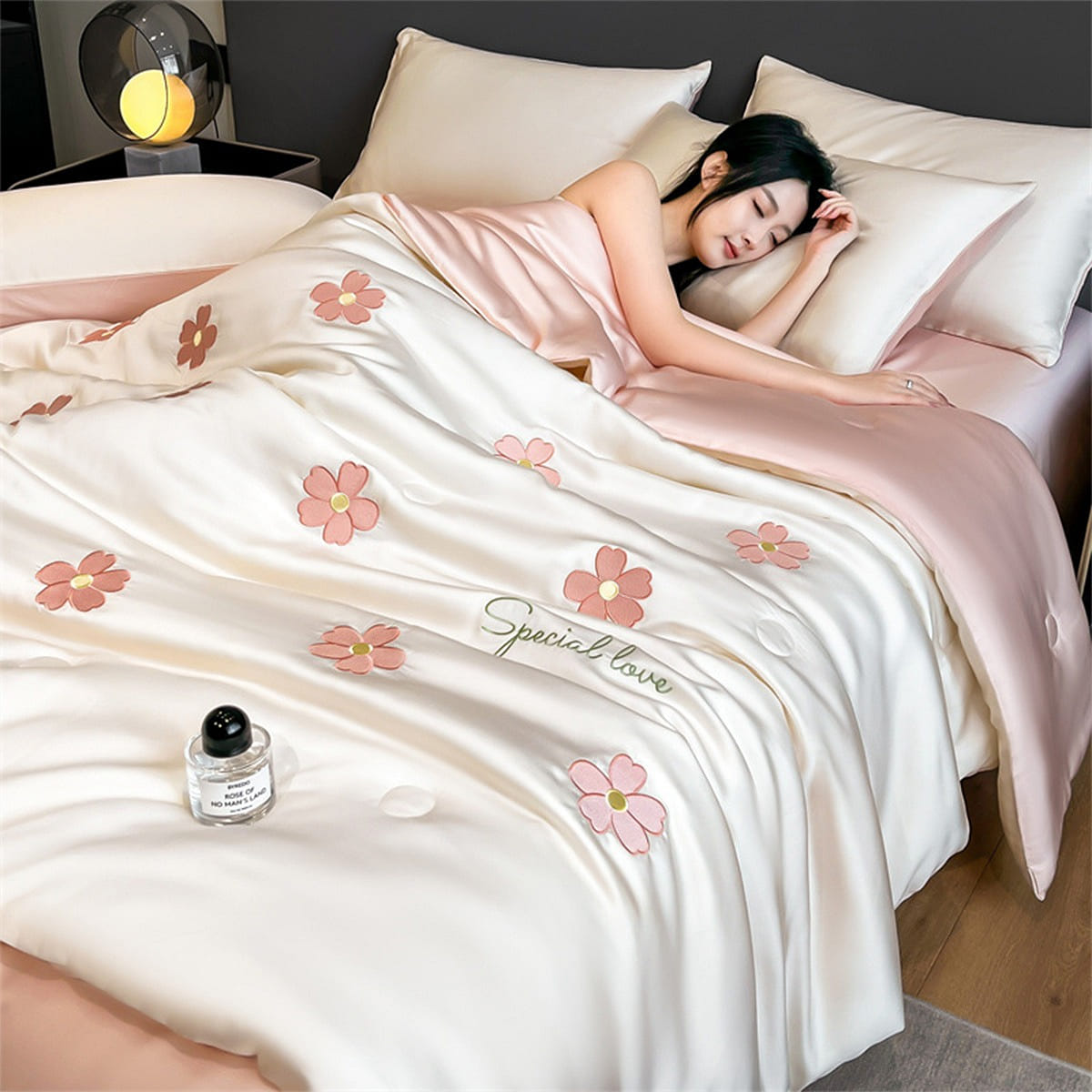 Ice Silk Summer Cool Quilt Flower milk powder1.5m 1 ส่วน