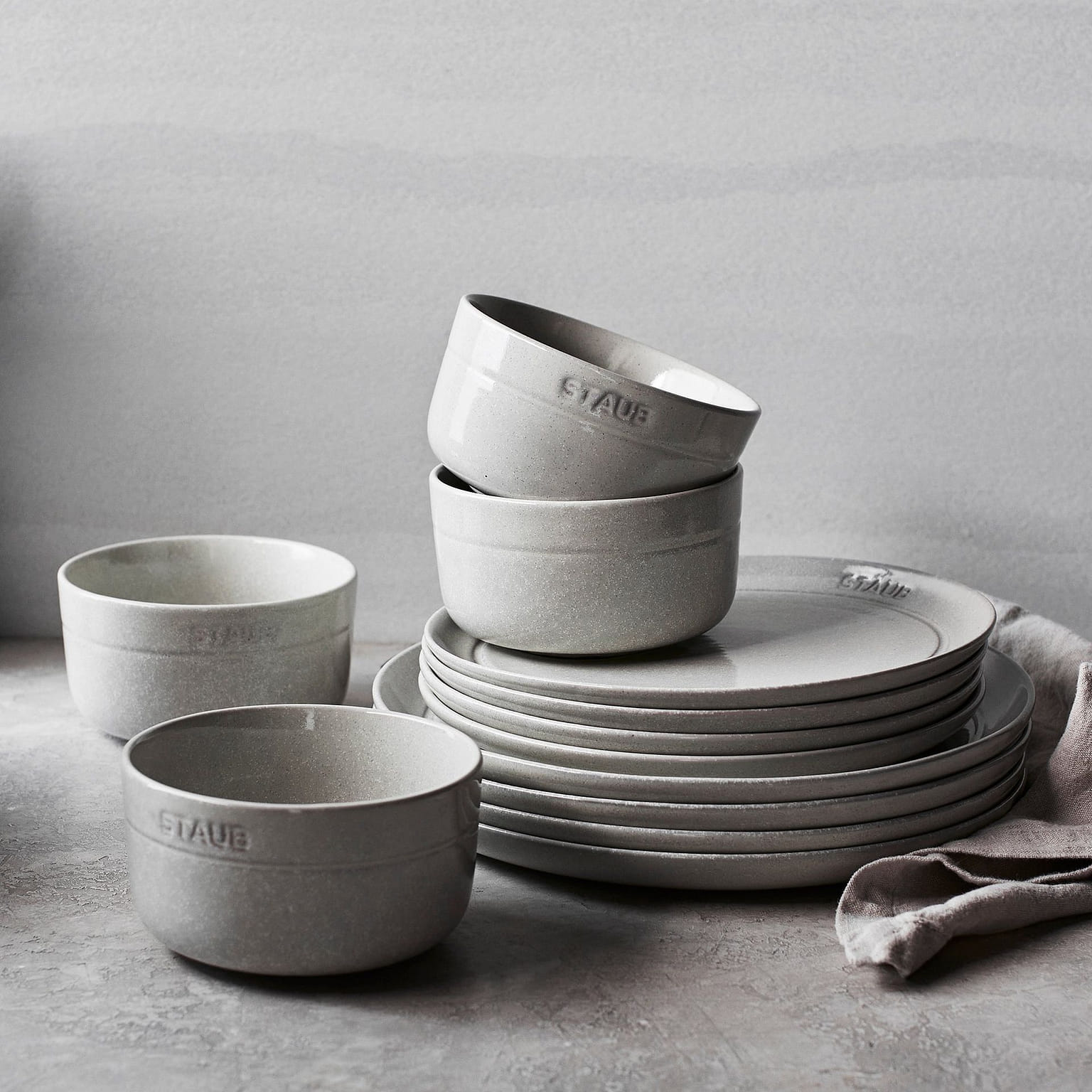 STAUB Ceramic 12-pc Dinnerware Set 12-pc / White Truffle 1 개