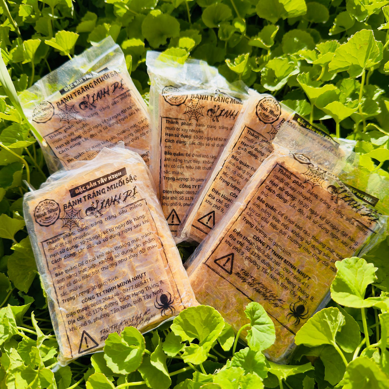 Combo 5 packs of extreme spicy salted rice paper 1 pack