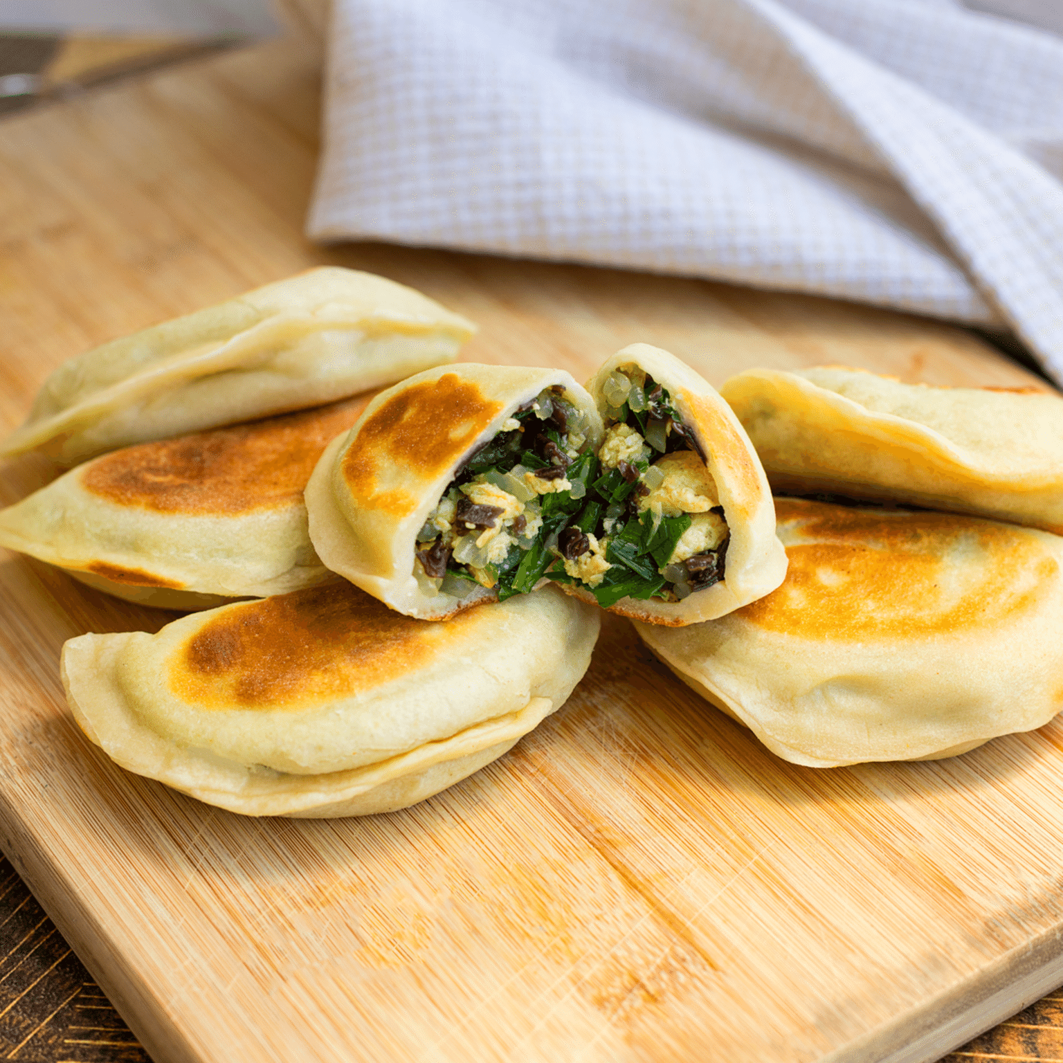 Fried Chinese Leek Dumplings 6 pieces 1 개