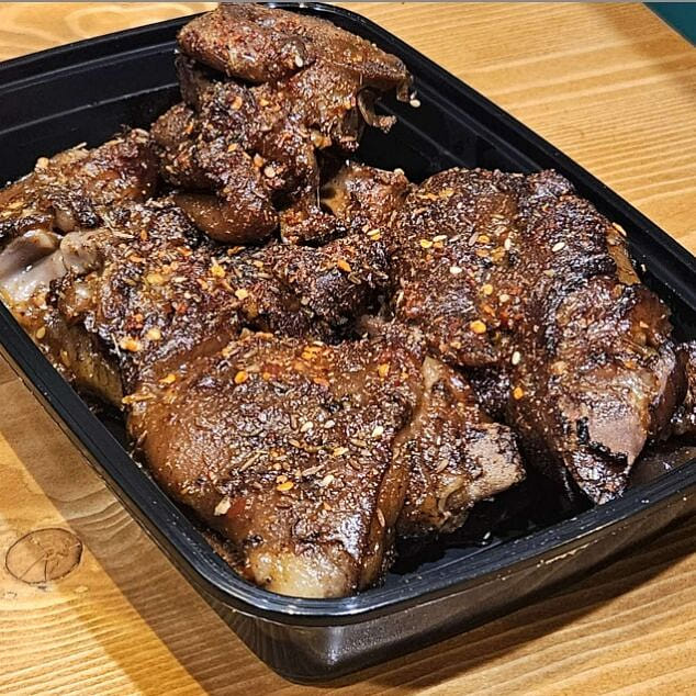 House Special BBQ Pork Feet 1 lbs whole feet 1 개