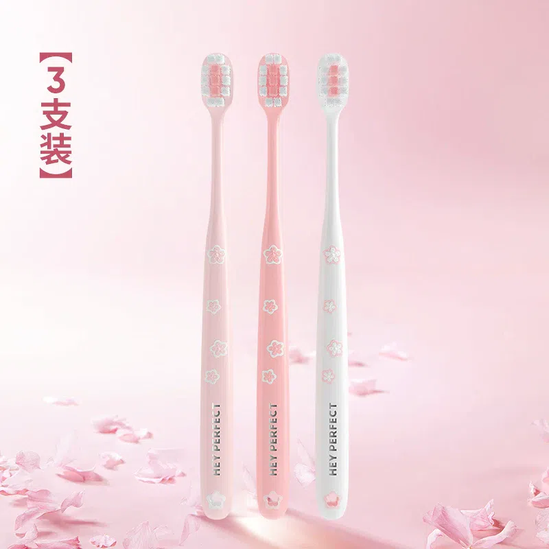 Pack of 3 Pink Toothbrushes 80 g