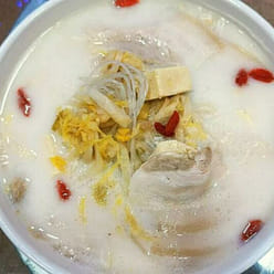 Pork and Sour Napa Cabbage Stew 900 g