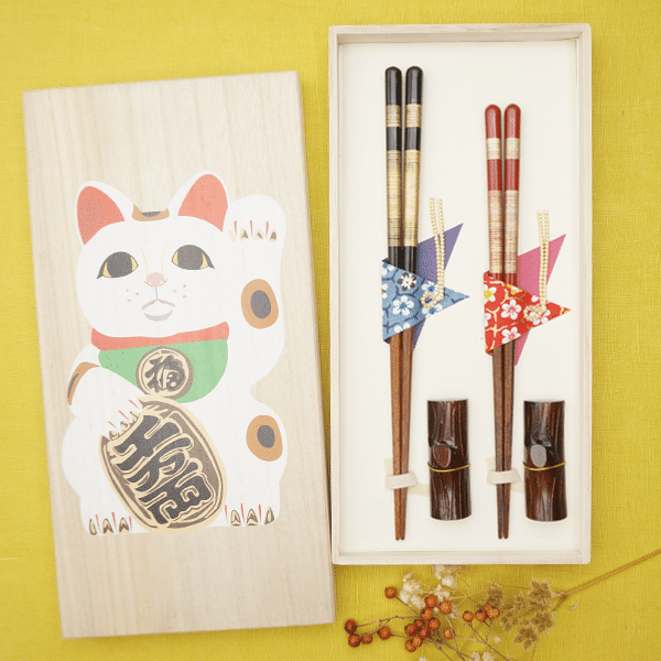 Lucky Cat (Cherry Blossom Couple & Stump Chopstick Rest) Made in Japan 1 개