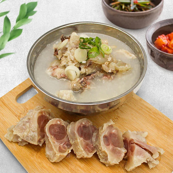 weee_frozen_UMMA SOHN BANCHAN Beef Knee Bone Soup Do-gani tang (1 pack) 3 lb