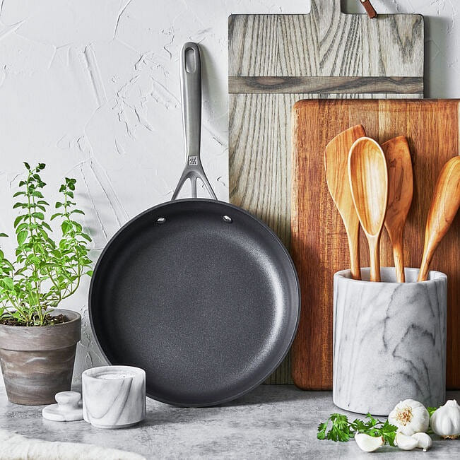 ZWILLING Motion Hard Anodized Aluminum Nonstick Fry Pan 10-inch / Matte Black 1 ส่วน
