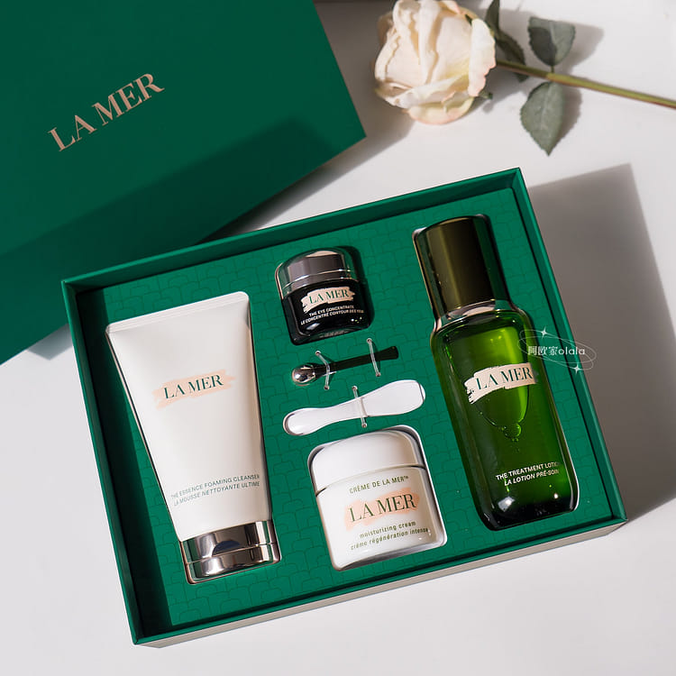 Get La Mer The Arrive Hydrated Collection Set 1 each Delivered