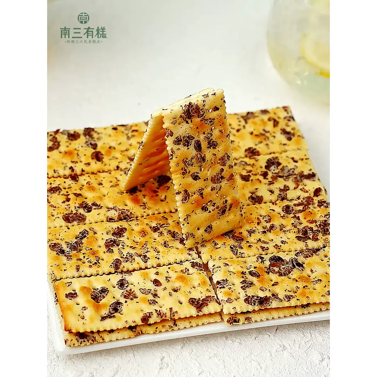 Nansan Yougao Rye Sea Salt Soda Biscuits 180g (8 packs) Salty Fermented Coarse Grains Meal Replacement 180 グラム