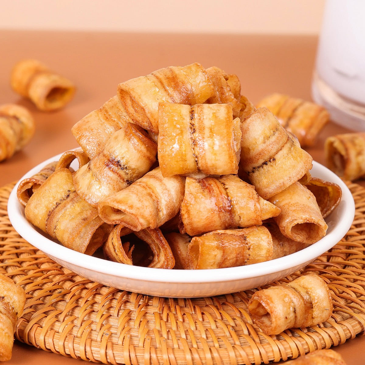 Charcoal-roasted banana bag crispy rolled salt banana slices dry non-fried dried 125 g