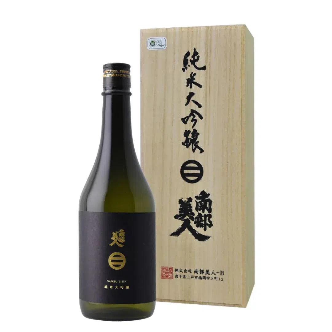 Nanbu Bijin Black Label Junmai Daiginjo Sake 720 ml