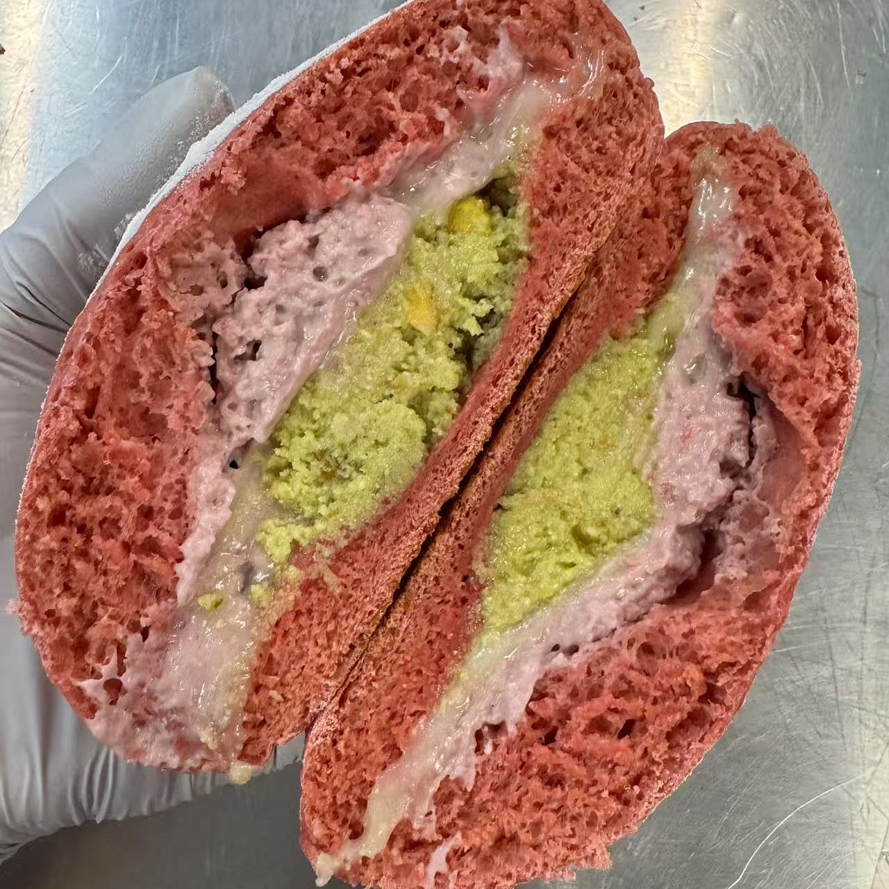 Raspberry Pistachio Mochi Bread 200 그램