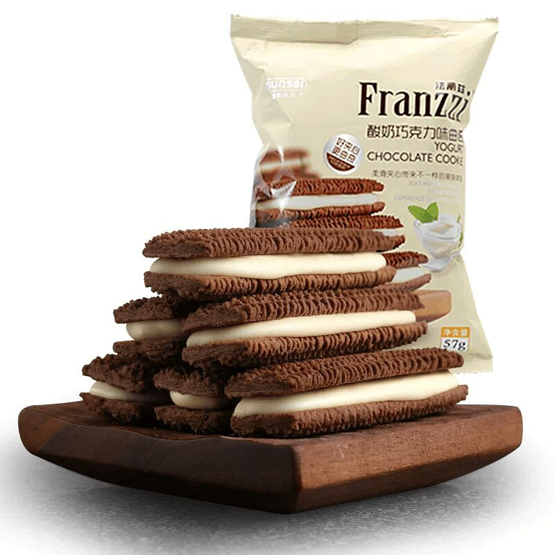 Yogurt chocolate flavored sandwich Cookies 57 g