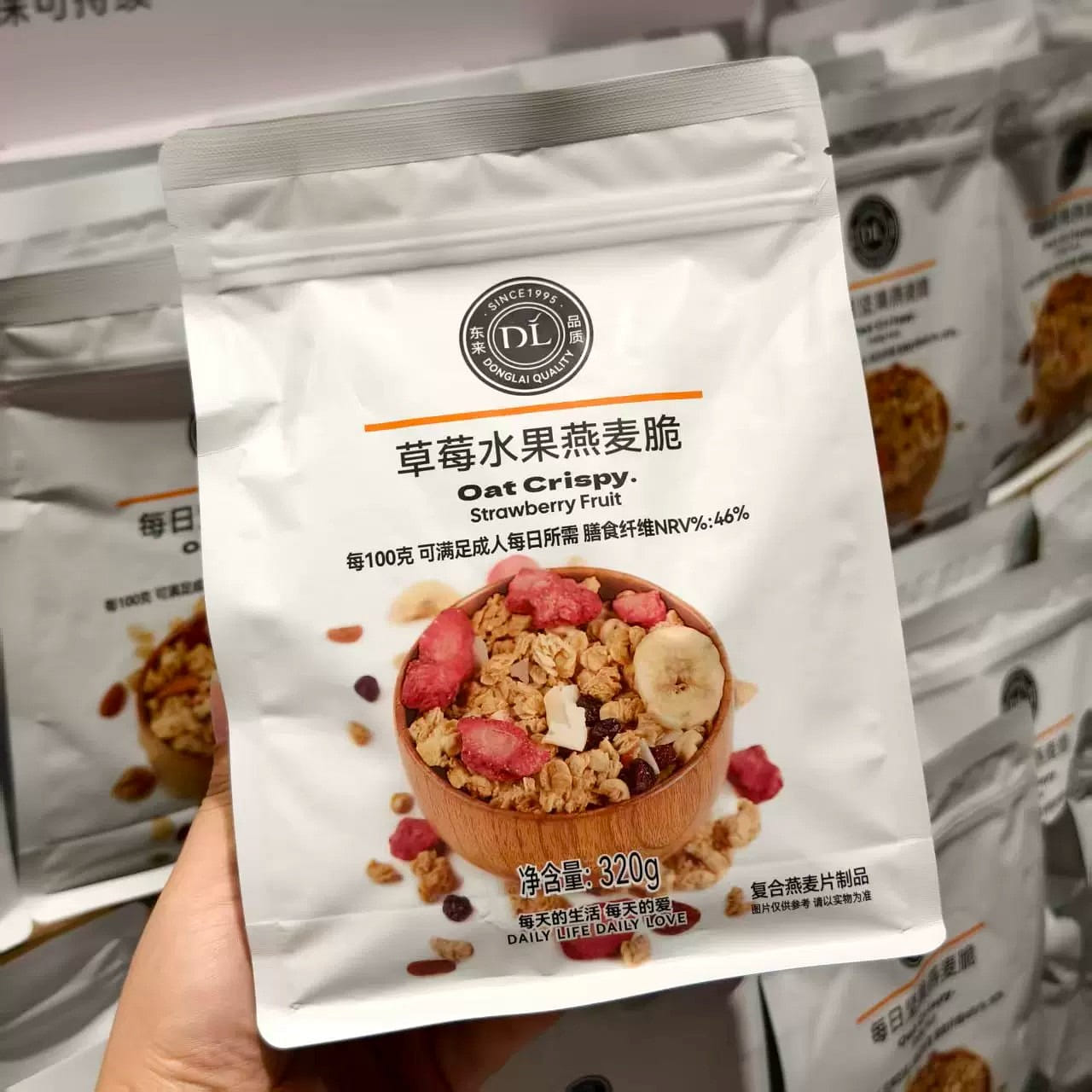 Pang Donglai Strawberry Fruit Oat Crisps *1 bag 320 g