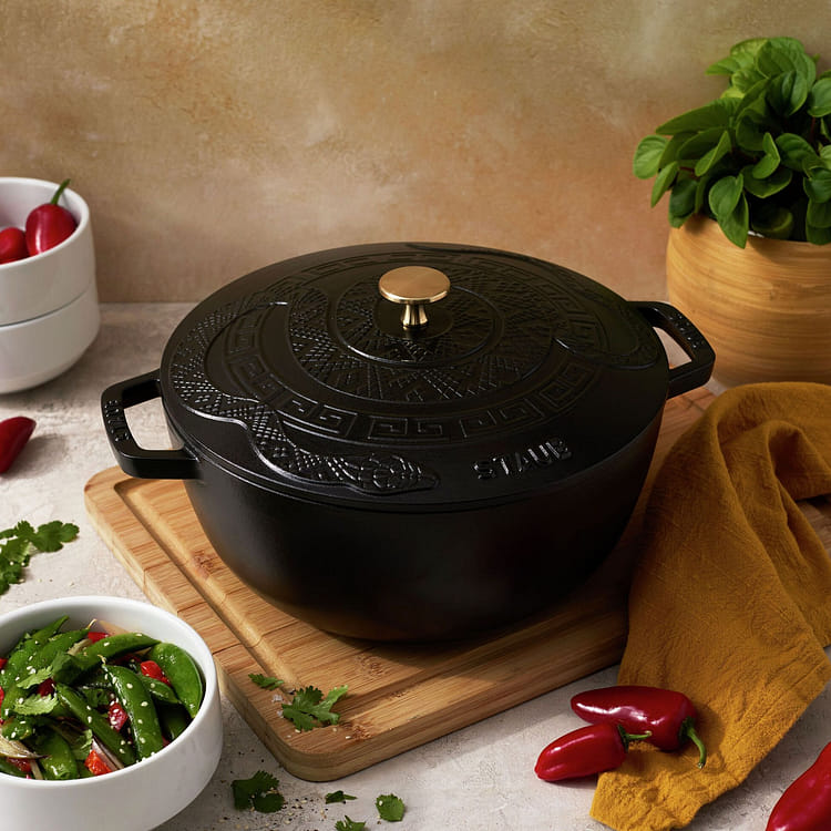 Staub Essential French Oven, 5-qt / Matte Black - Weee!