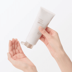 MUJI Mild Exfoliating Face Wash Large Size (220g) 220 g