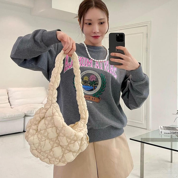 ☆韓国の人気【DEINET】☆CLOUD MIDDLE SHOULDER BAG☆バッ.グ☆ Get Korea CARLYN SOFT Medium Versatile Cloud Bag Wrinkled
