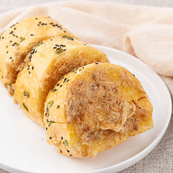 Pork Floss Roll (dessert/cake/ bread) 1 each