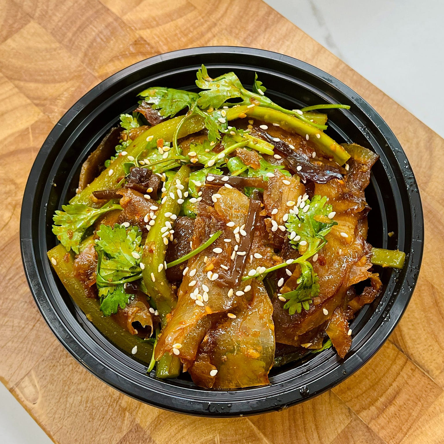 Mild Spicy Beef Tendon w. Crunchy Green 300g 1 each