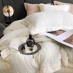 LULLABUY 冬日物语牛奶绒床上四件套 雪乡 King Size 2000 克