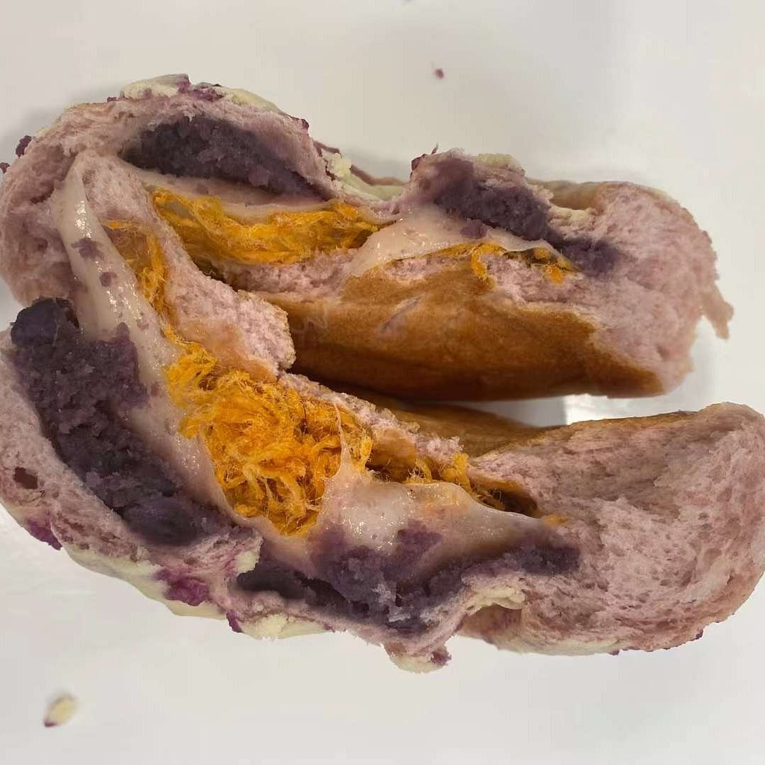 Purple sweet potato and mochi meat floss bread 1 개