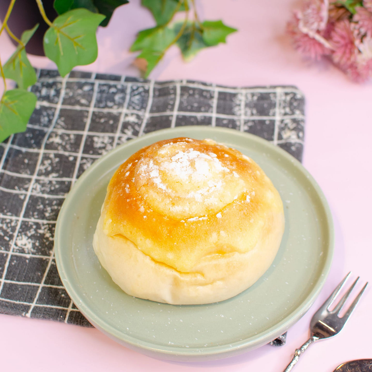 Sweet Taro Bun 1 count