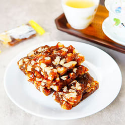 Shanghai specialty loquat walnut cake 388g 388 g