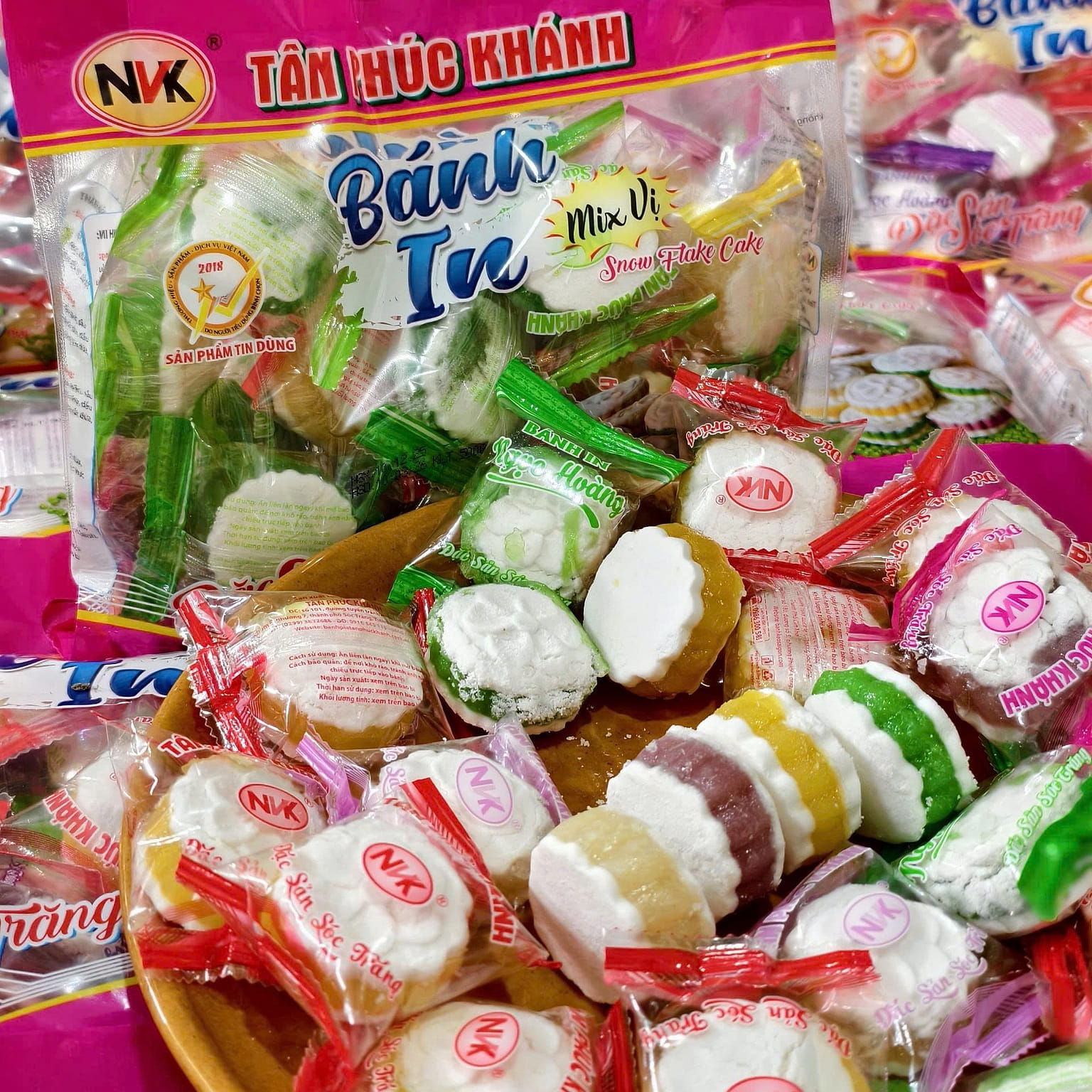 Tan Phuc Khanh Mixed Flavor Seal Cakes 500 g