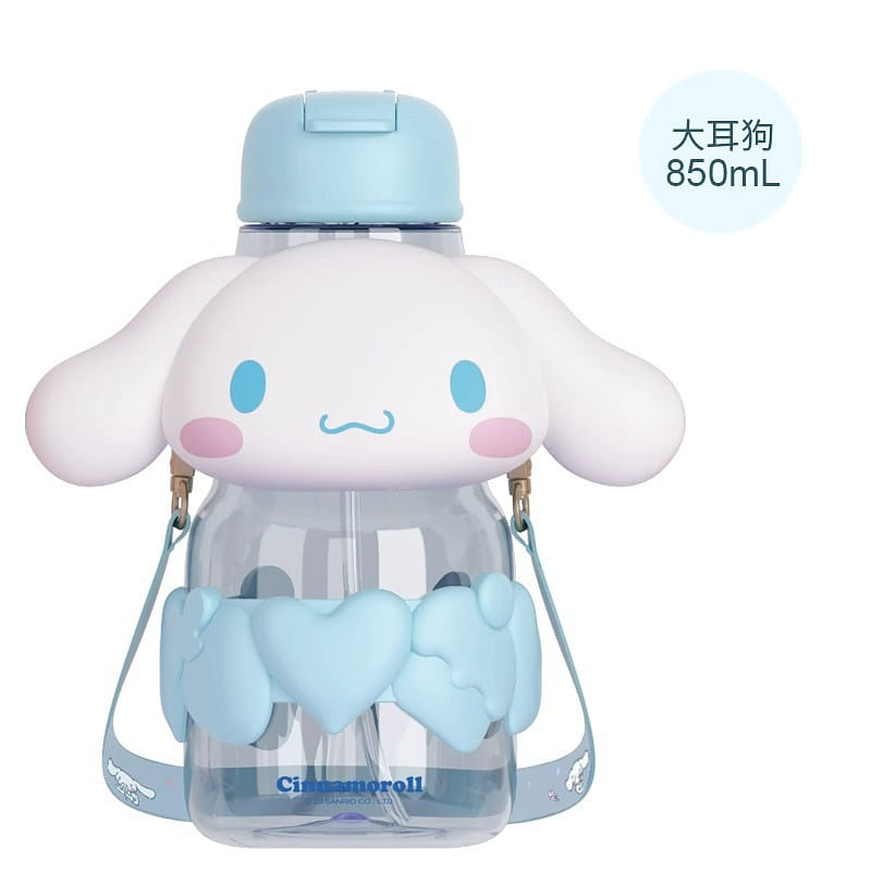 【中国直邮】Sanrio 三丽鸥水杯 抱抱太空水杯 新款高颜值儿童吸管杯 女生闺蜜礼物 850ML-玉桂狗 Cinnamoroll丨*预计到达时间3-4周 1 份