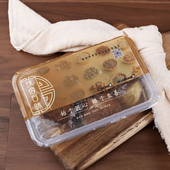 Lion's Head Meatballs w. Bok Choy 3pcs 1 each