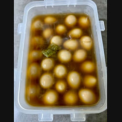 Chili peppers Quail eggs braised 1 kg, 1 piece 1000 g
