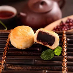 Long Hua Su Zhai Bean paste cake 240g*1 box 240 g