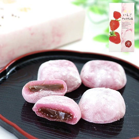 Get Hakata Strawberry chocolate Daifuku 18 pieces 1 box Delivered