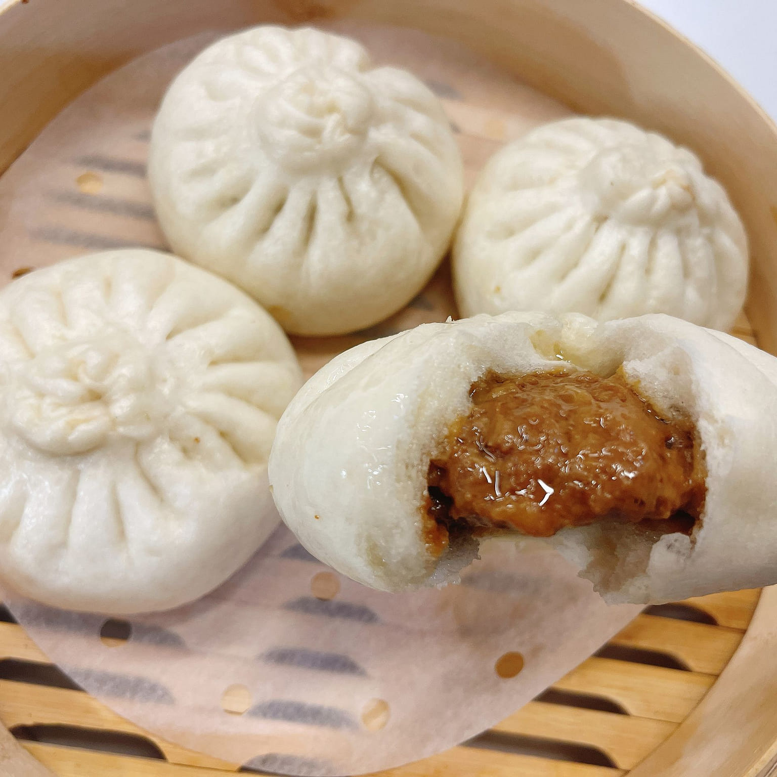 Handmade Shanghai Pork Buns 4pcs 1 ส่วน