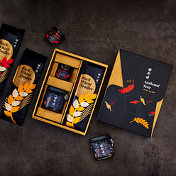 Golden Comfort : A Hosanna Egg Sauce & Noodle Set 250 g