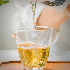 NESTLADY 여름바람·유화향 황황단축 차잎 우룡차【차중향수】 50 그램