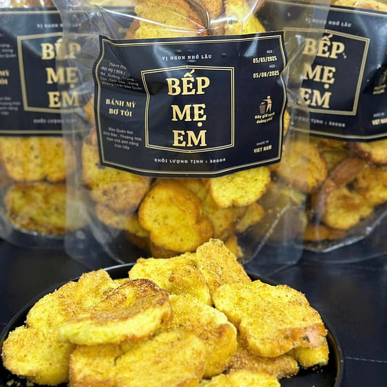 weee_bakery_GARLIC BUTTER BREAD 300 g