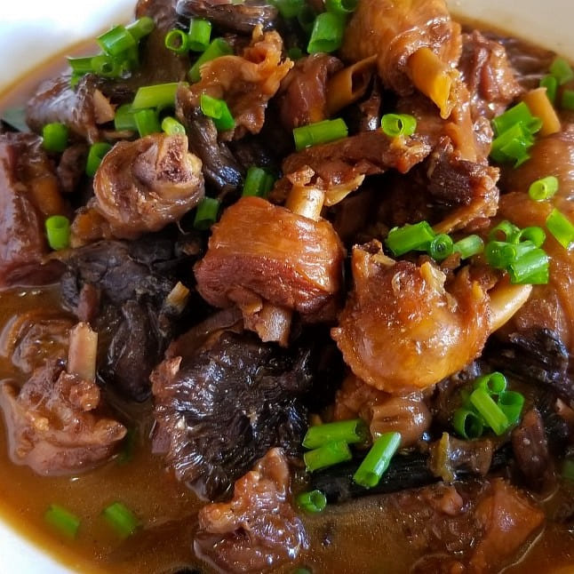 Braised Chicken with mushrooms (with Chinese Vermicelli) 1.5 pao