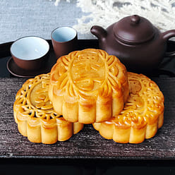 Toh Ten Kou Moon Cake Three Flavors 1 box
