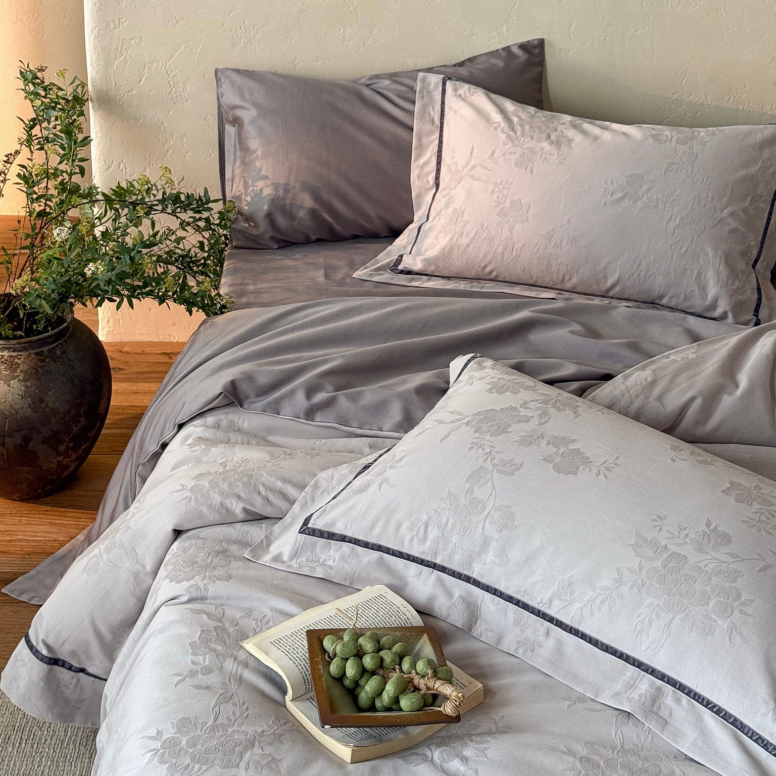 Botanica Luxe Bedding Set Slate Grey-King 2000 g