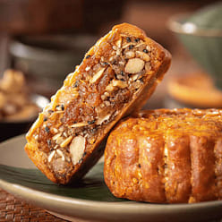 Cantonese char siu mooncakes 750 g