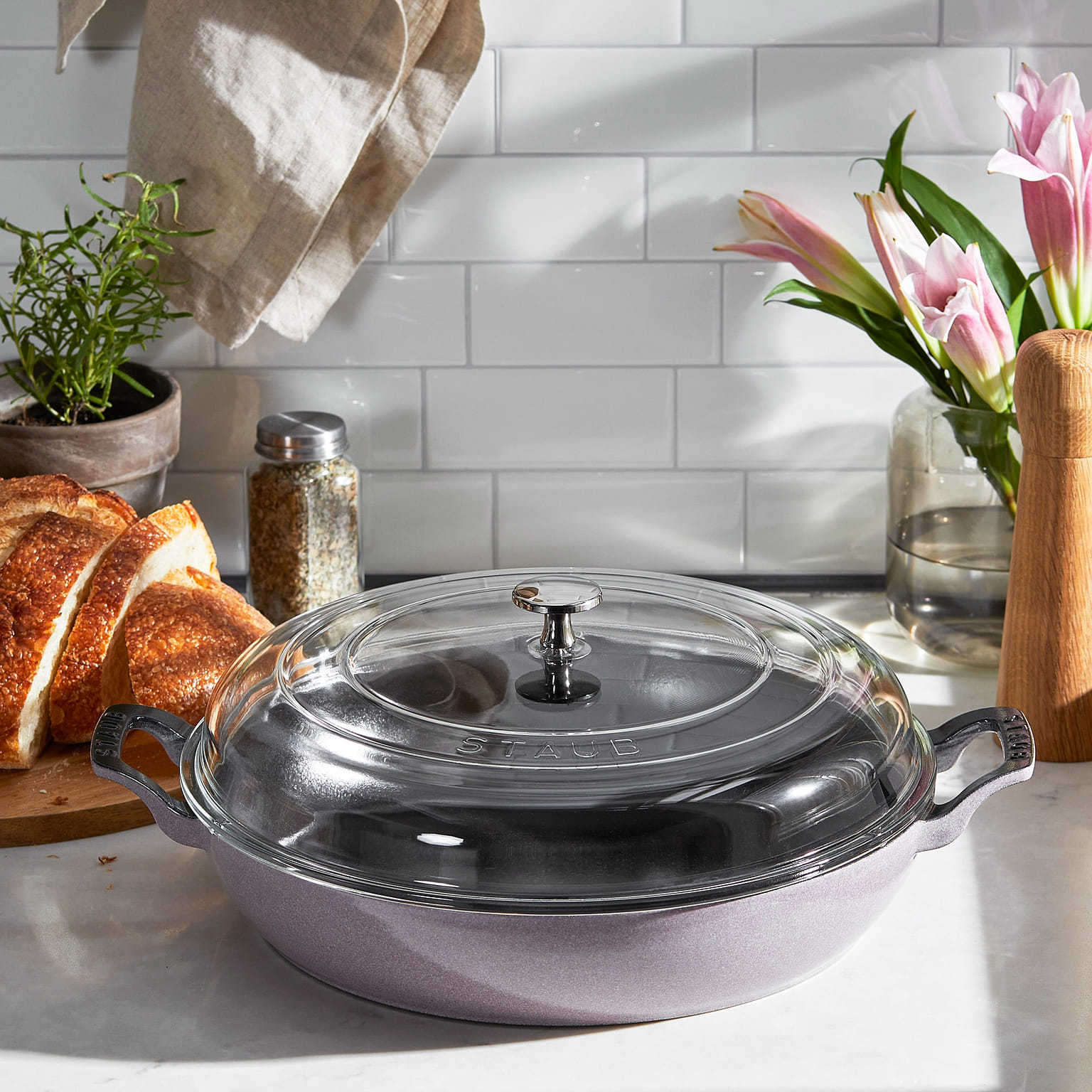 STAUB Cast Iron 3.5-qt Braiser with Glass Lid 3.5-qt / Lilac 1 ส่วน