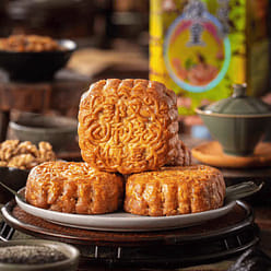 Cantonese char siu mooncakes 750 g