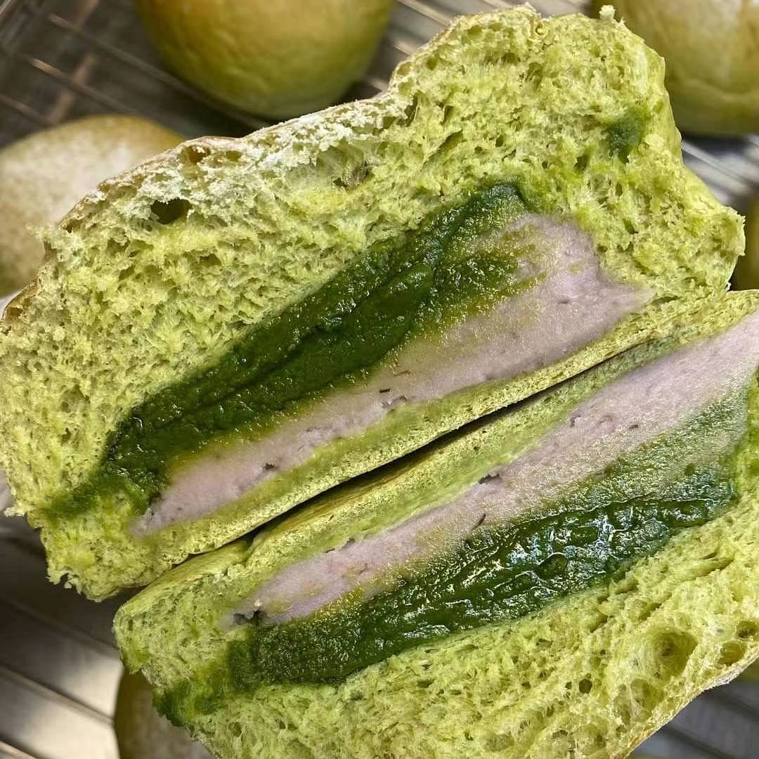Taro Puree Matcha Milk Tea Bread 280 กรัม