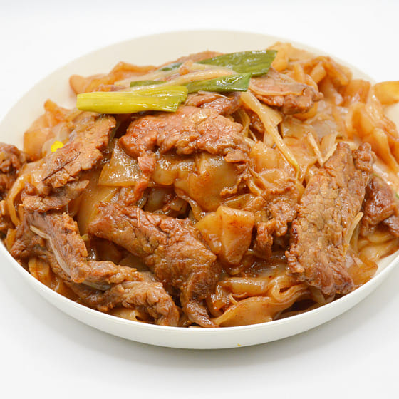 weee_freshgourmet_Cantonese Stir-Fried Flat Rice Noodles with Beef 600 g