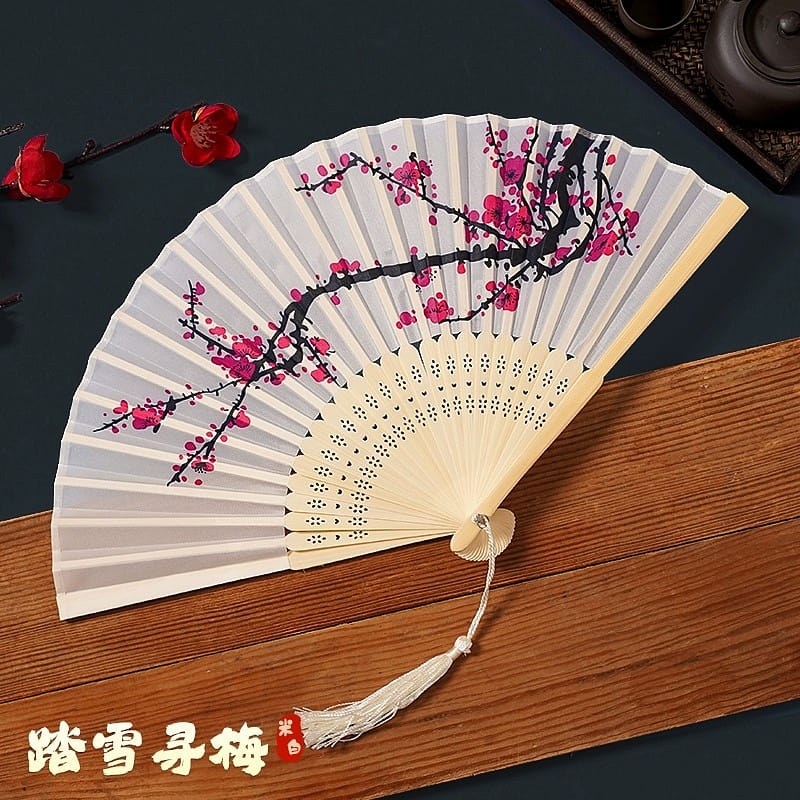 Antique fan - Folding fan (Treading on Snow) 1 cái